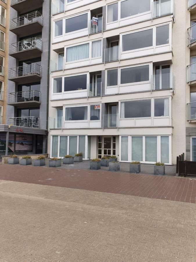 Oostduinkerke - Appartement Met Zeezicht En 2 Parkeerplaatsen 外观 照片